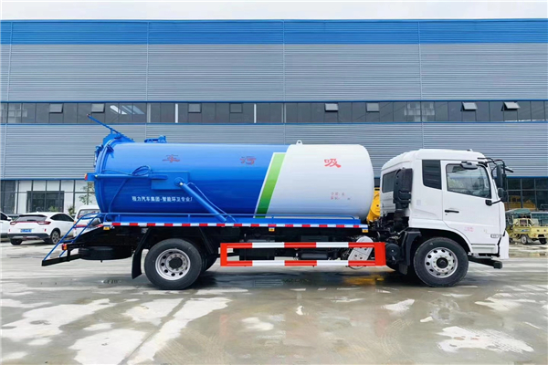 湖北程力新款環衛利器淬火出爐，國六東風吸污車速來圍觀！