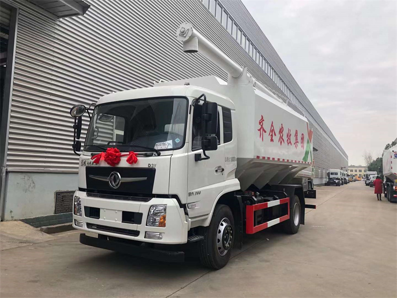 國六東風10噸散裝飼料車