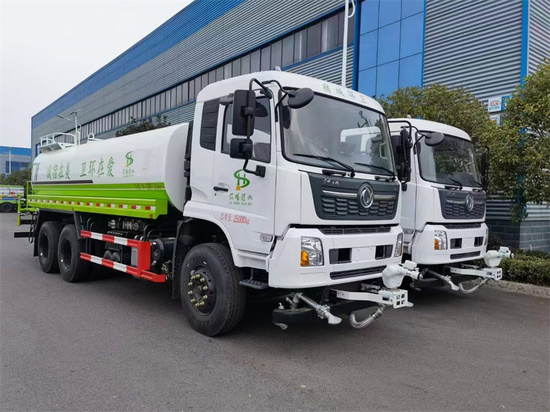 宿遷市宿城區(qū)環(huán)衛(wèi)部門(mén)訂購(gòu)6臺(tái)20立方后雙橋東風(fēng)天錦灑水車(chē)