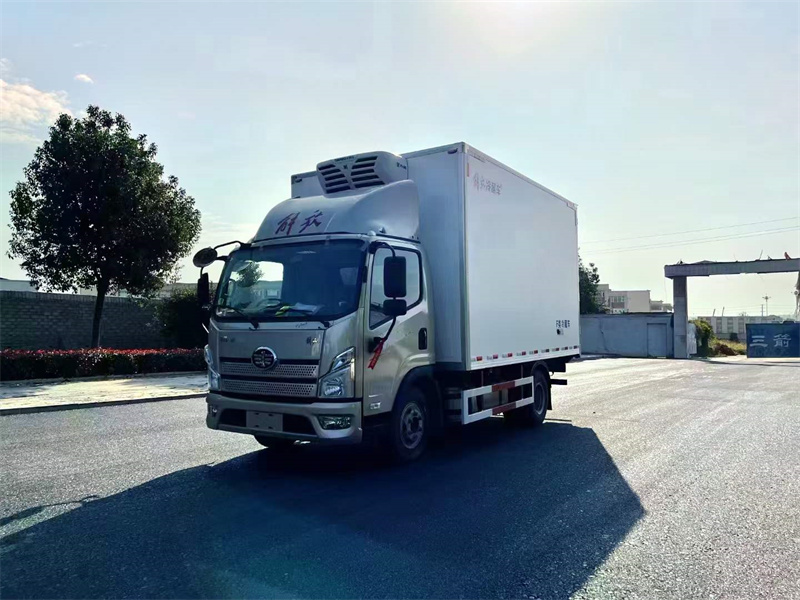 一汽解放領途4.2米寬體冷藏車