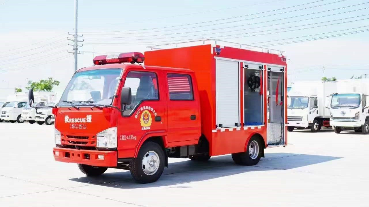 五十鈴雙排座消防救險車